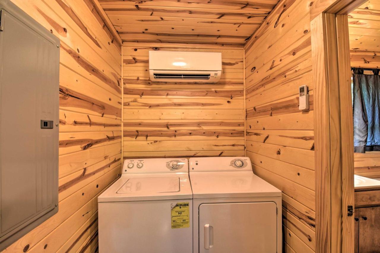 The Honeybee Cabin With Private Porch And Hot Tub Clarkesville Exterior foto