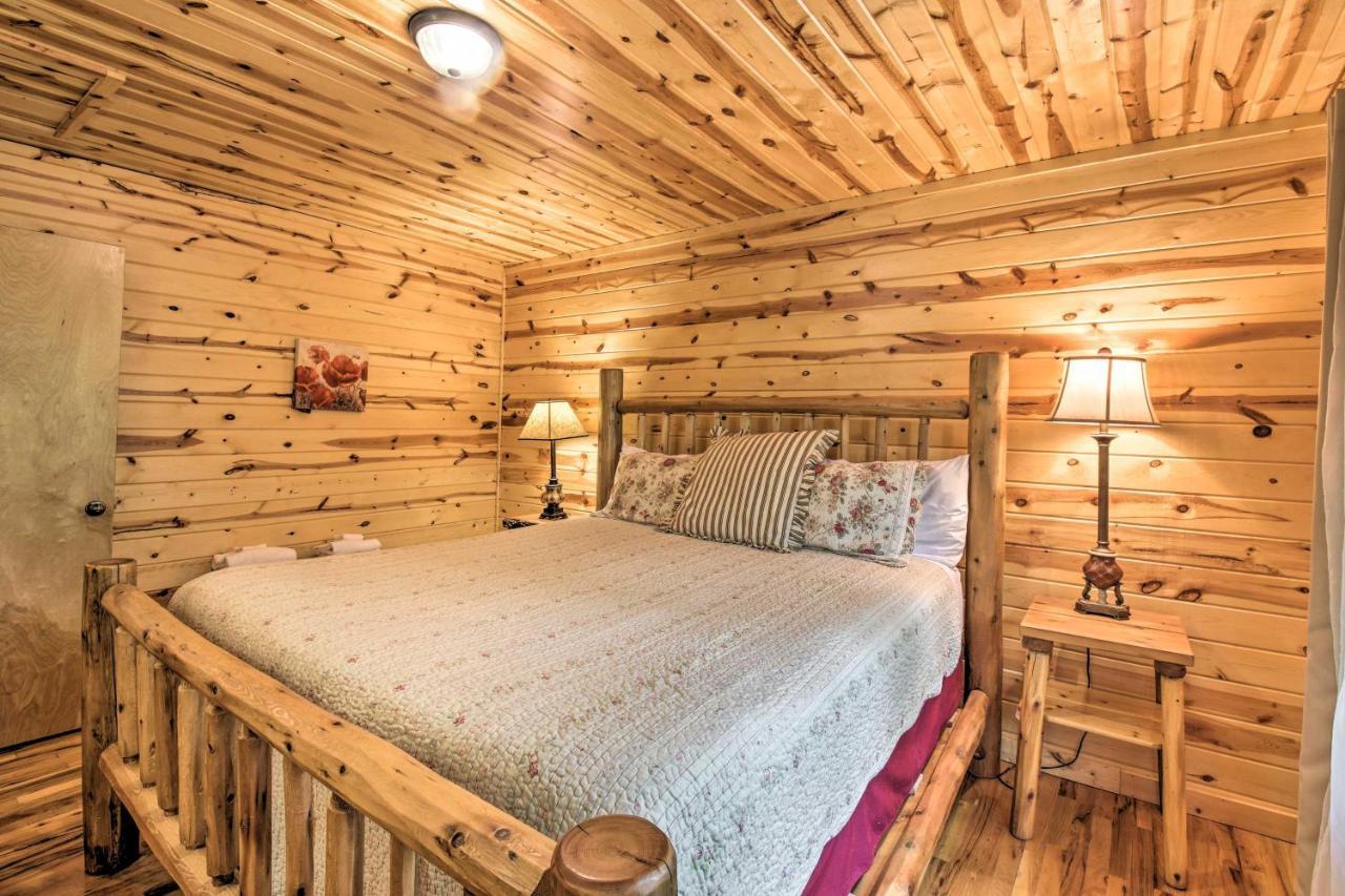 The Honeybee Cabin With Private Porch And Hot Tub Clarkesville Exterior foto